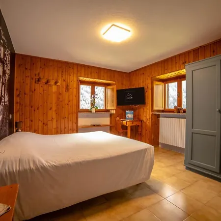 Hotel Ristorante Perret Valgrisenche Esterno foto