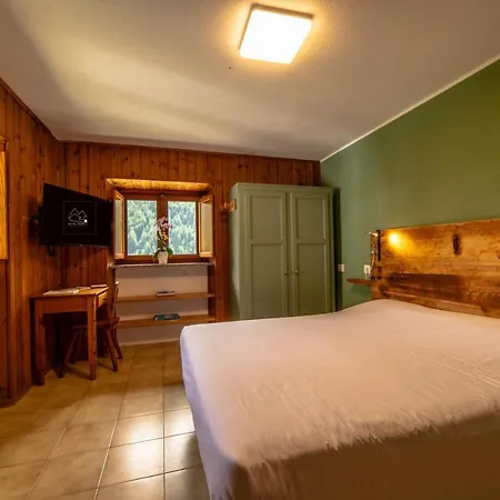 Hotel Ristorante Perret Valgrisenche Esterno foto