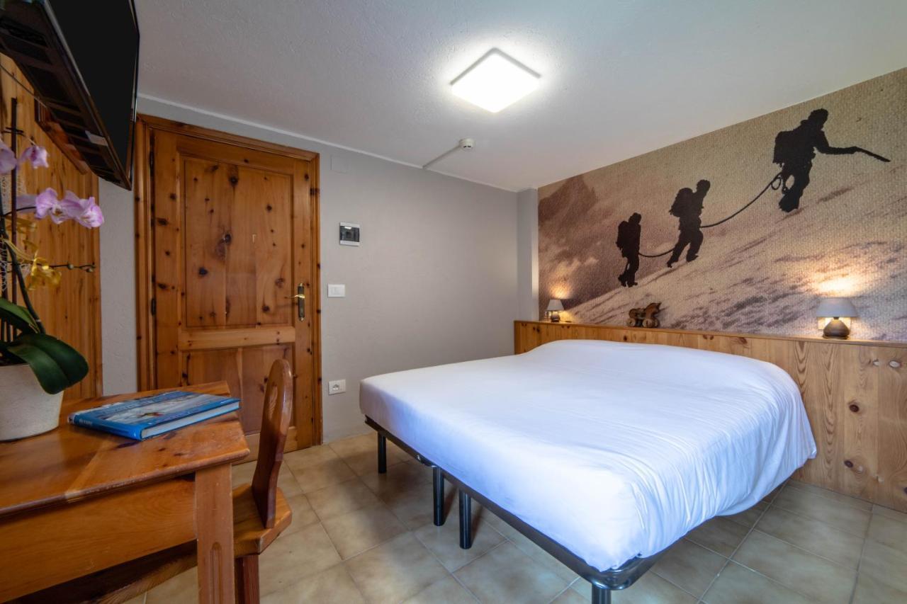Hotel&restaurant Perret - Mountain People